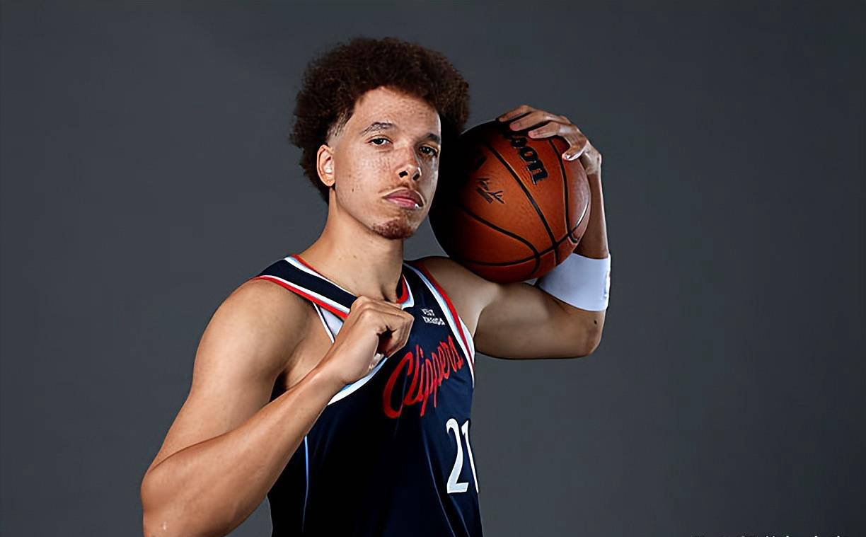 毕业于俄亥 毕业于俄亥